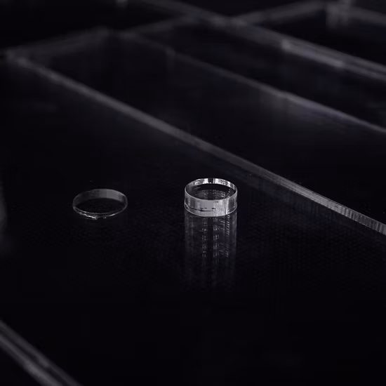 뚜껑이 있는 도매 투명 자석 쌓을 수 있는 이동식 아크릴 나이키 신발 디스플레이 상자